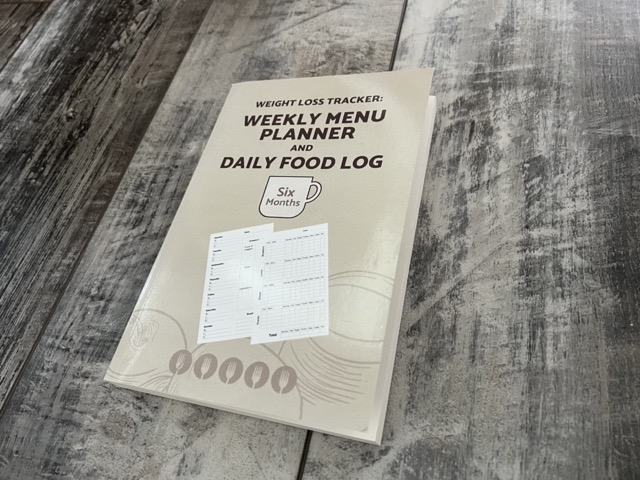 Weekly Menu Planner and Daily Food Log Weight Loss Tracker (six months)